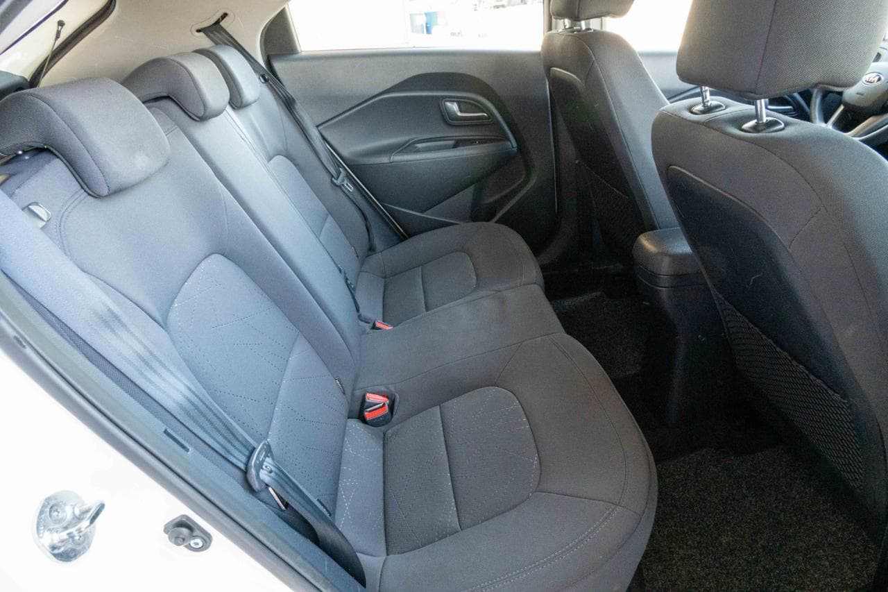 2013 Kia RIO - 13