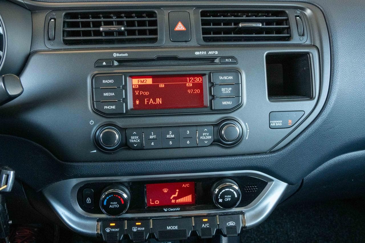 2013 Kia RIO - 18