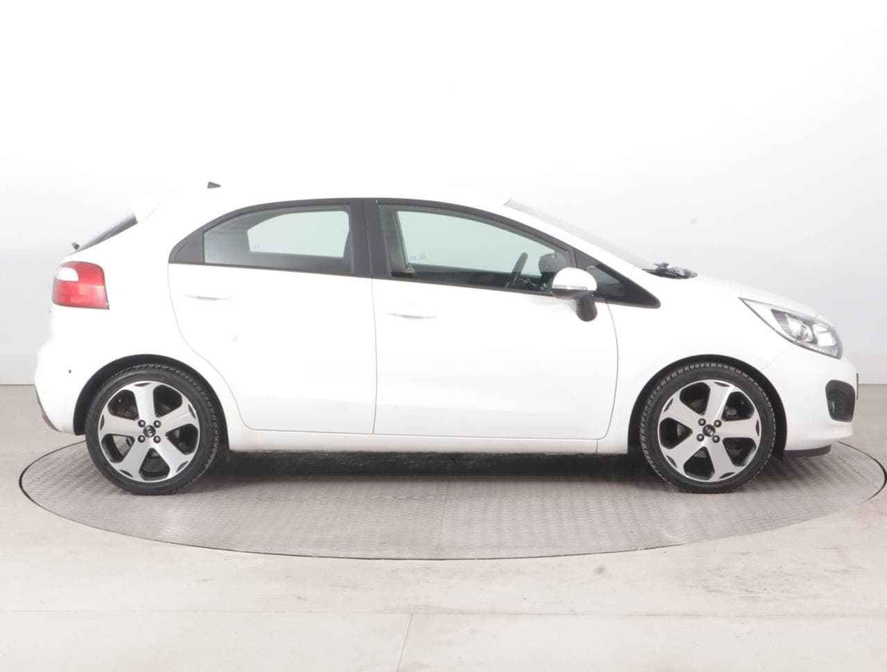 2013 Kia RIO - 8