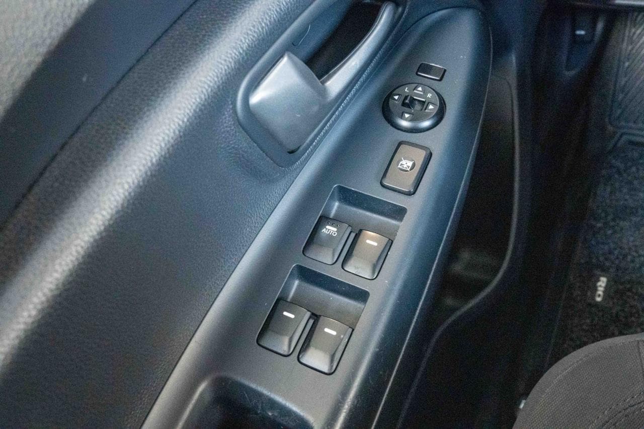 2013 Kia RIO - 20