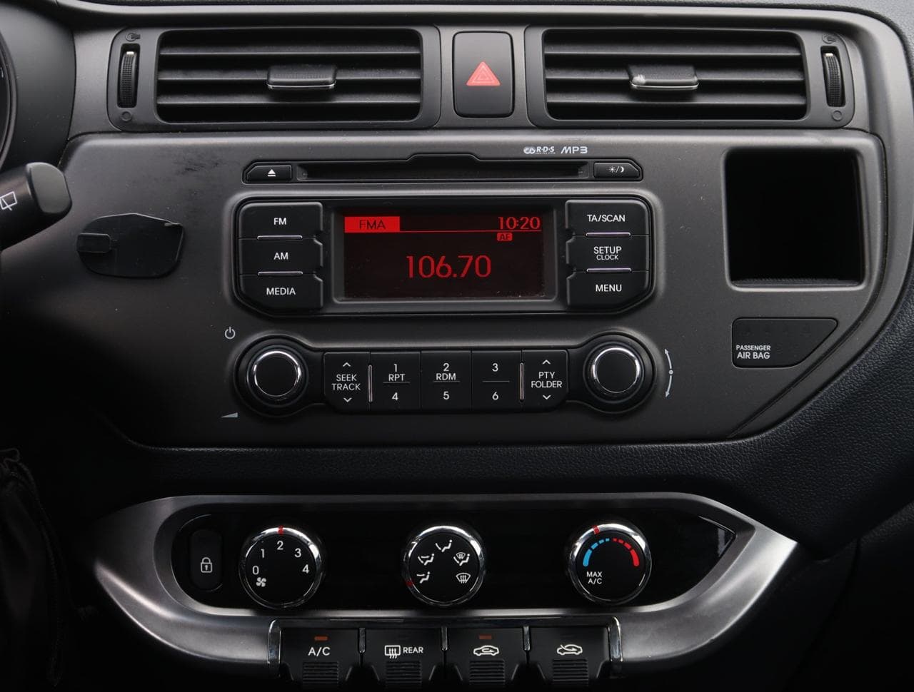 2012 Kia RIO - 18