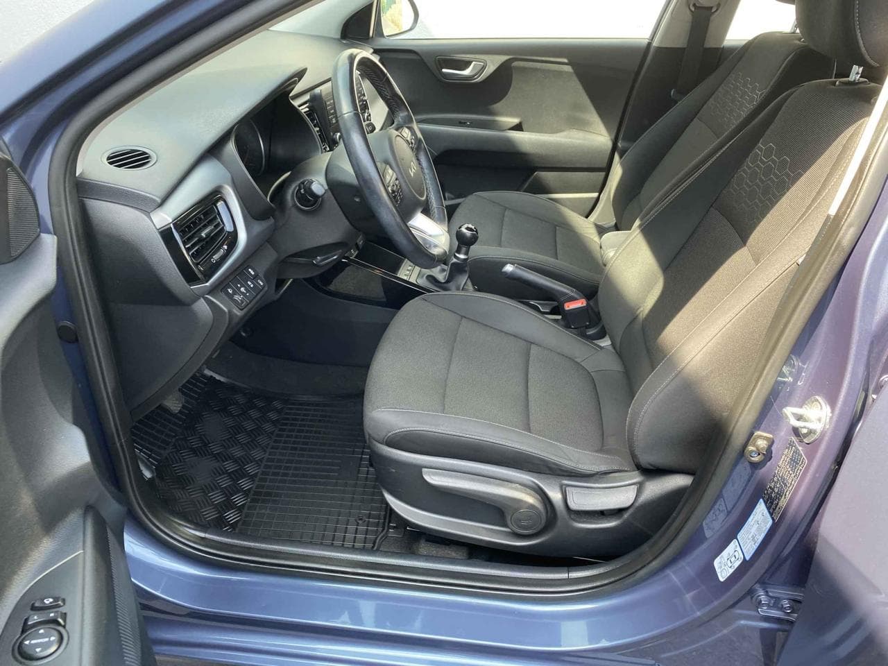 2022 Kia RIO - 9