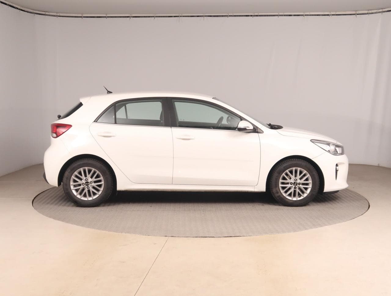 2018 Kia RIO - 8