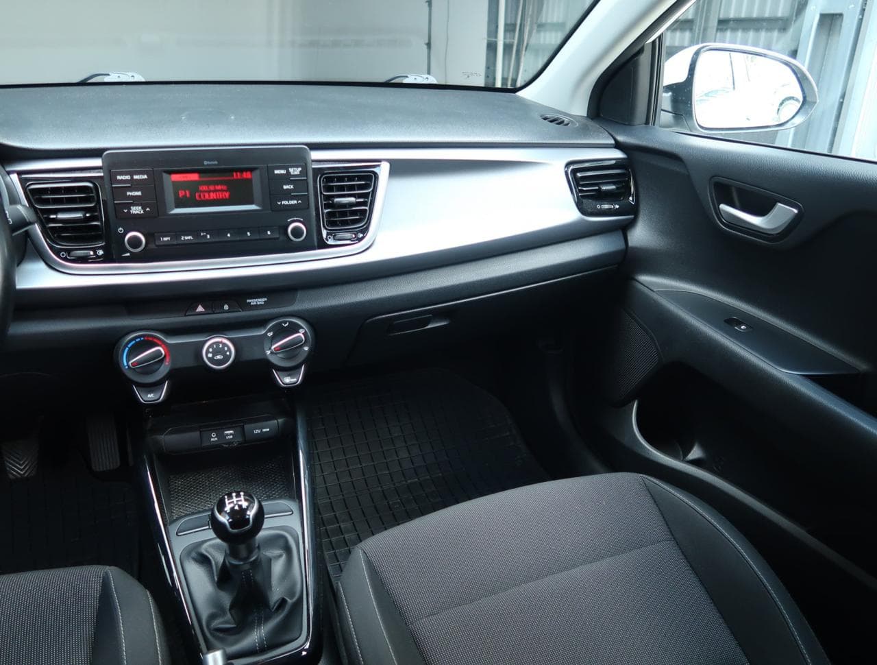 2018 Kia RIO - 11