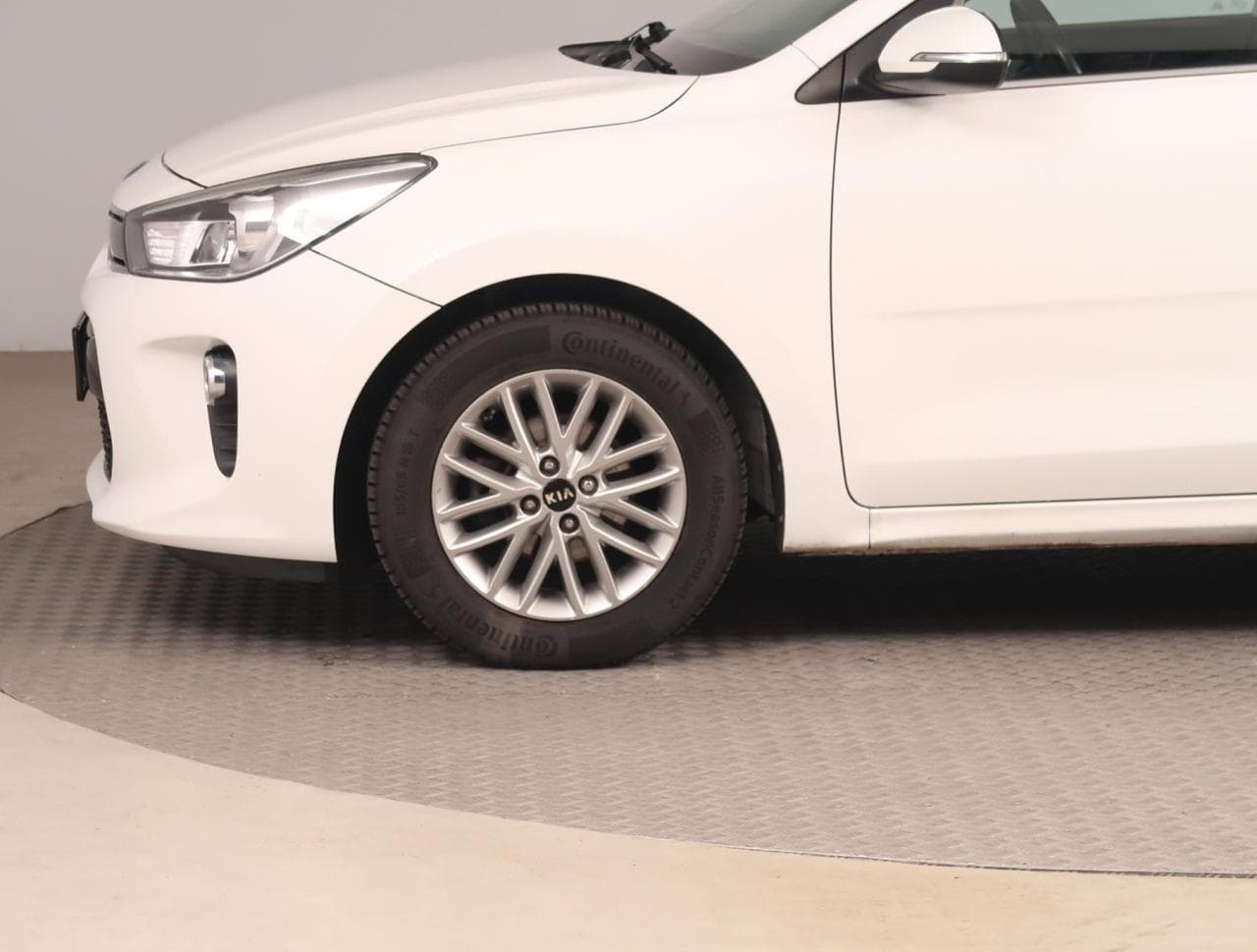 2018 Kia RIO - 20
