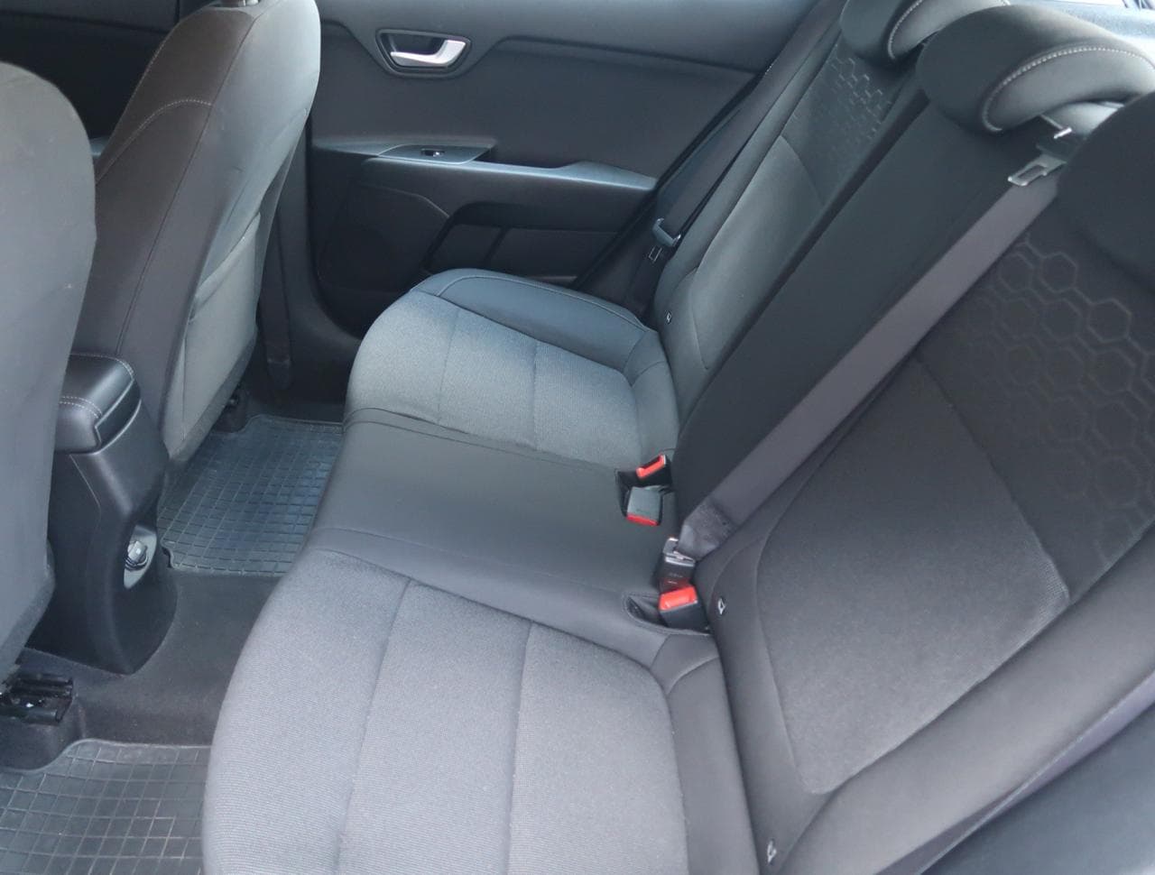 2018 Kia RIO - 15
