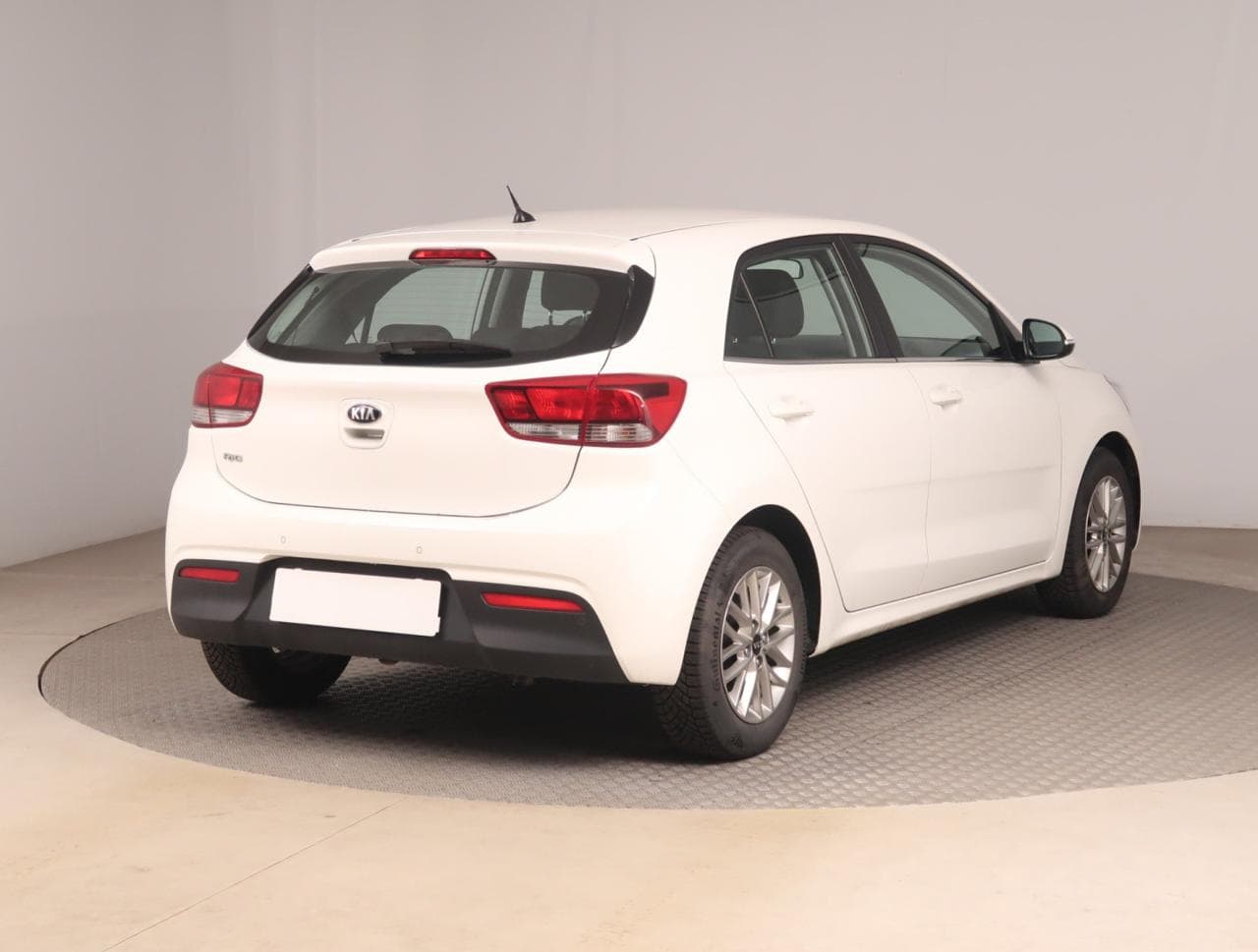 2018 Kia RIO - 7