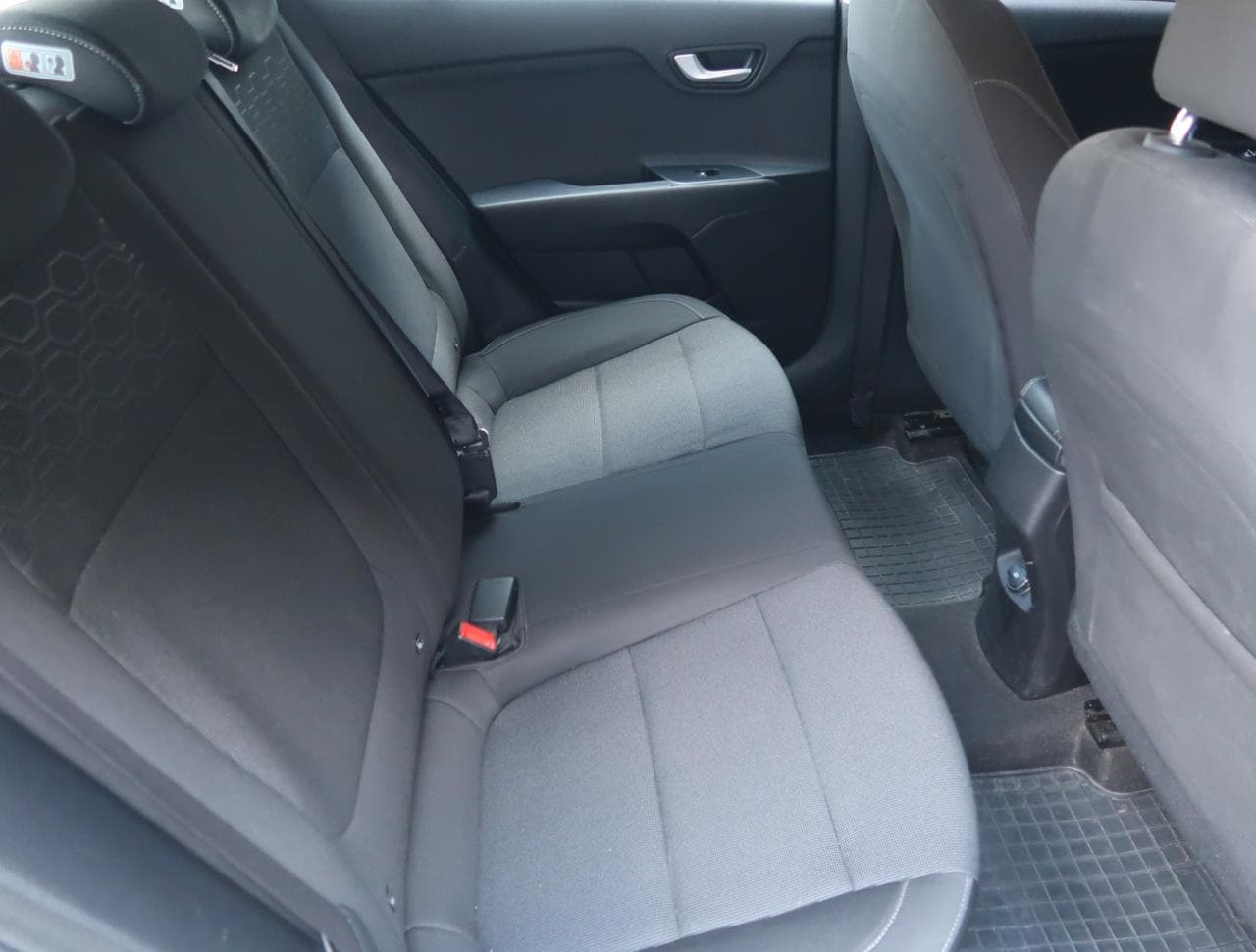 2018 Kia RIO - 13