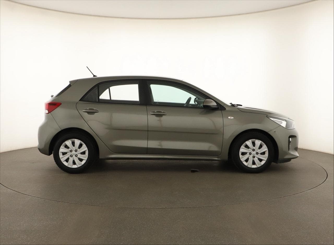 2017 Kia RIO - 8