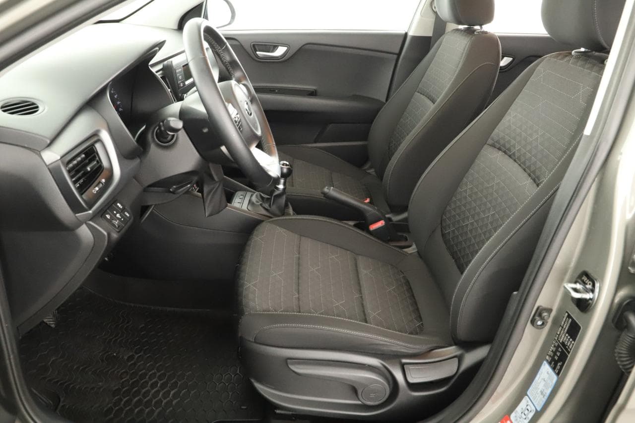 2017 Kia RIO - 12