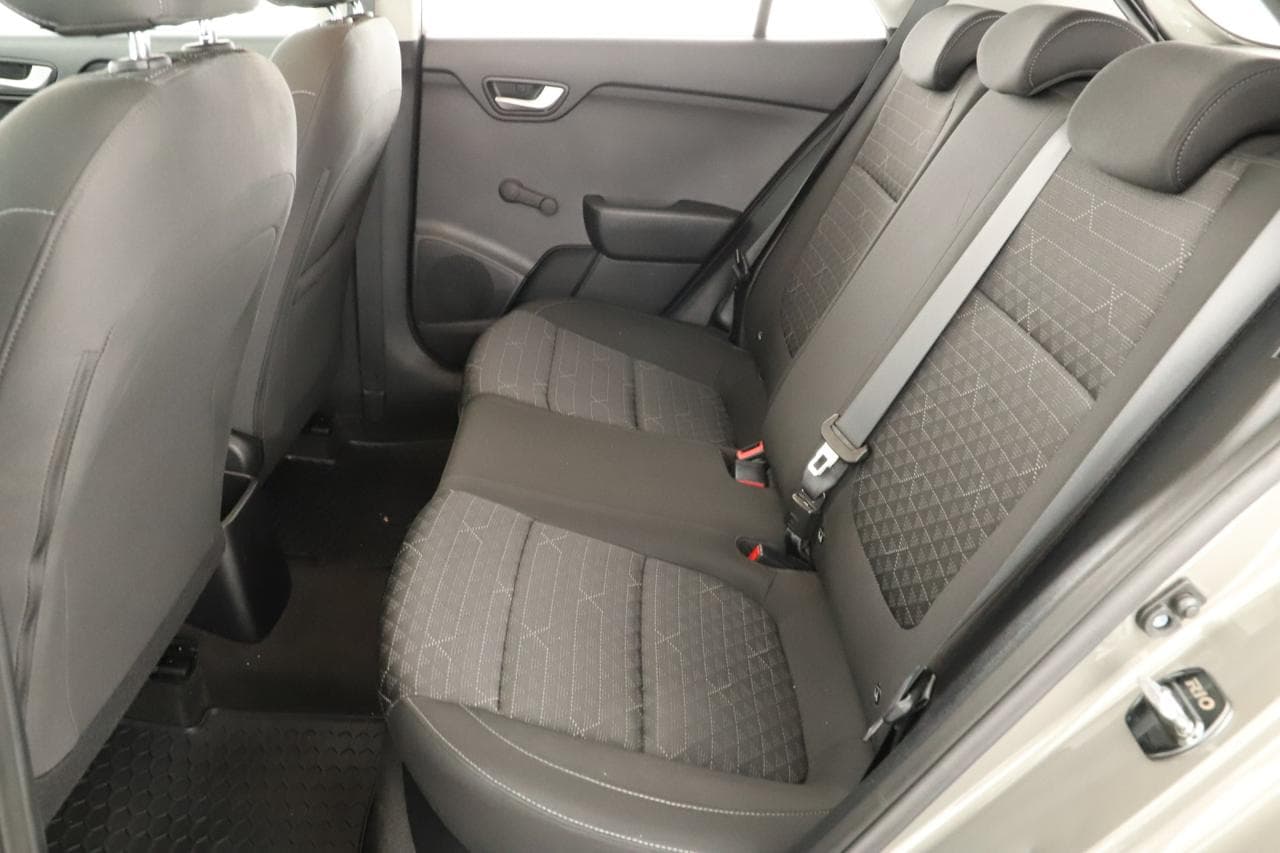 2017 Kia RIO - 11
