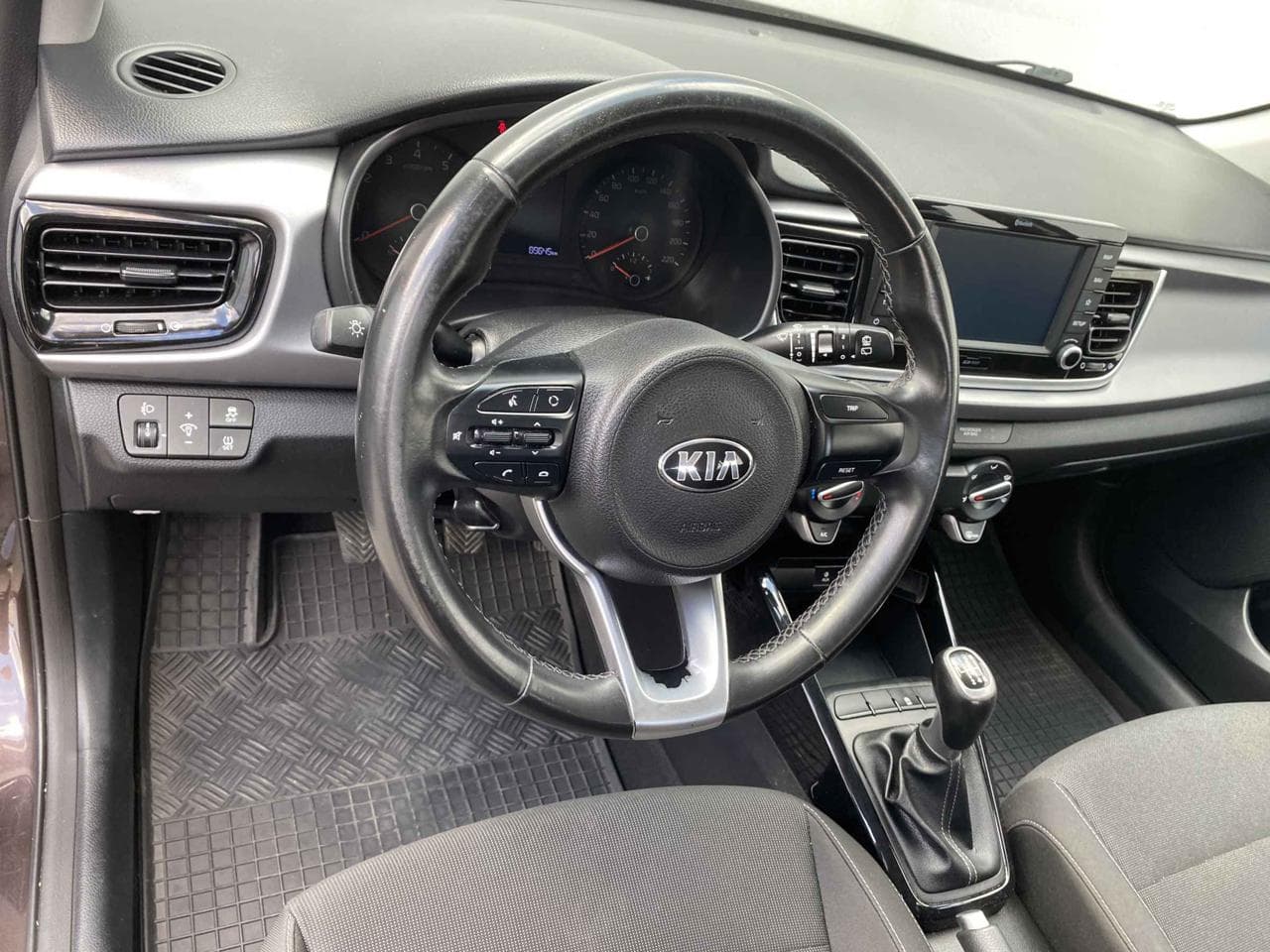 2018 Kia RIO - 12