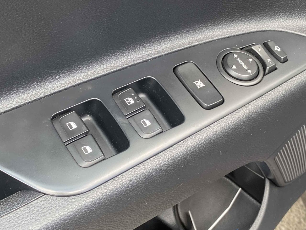2018 Kia RIO - 11