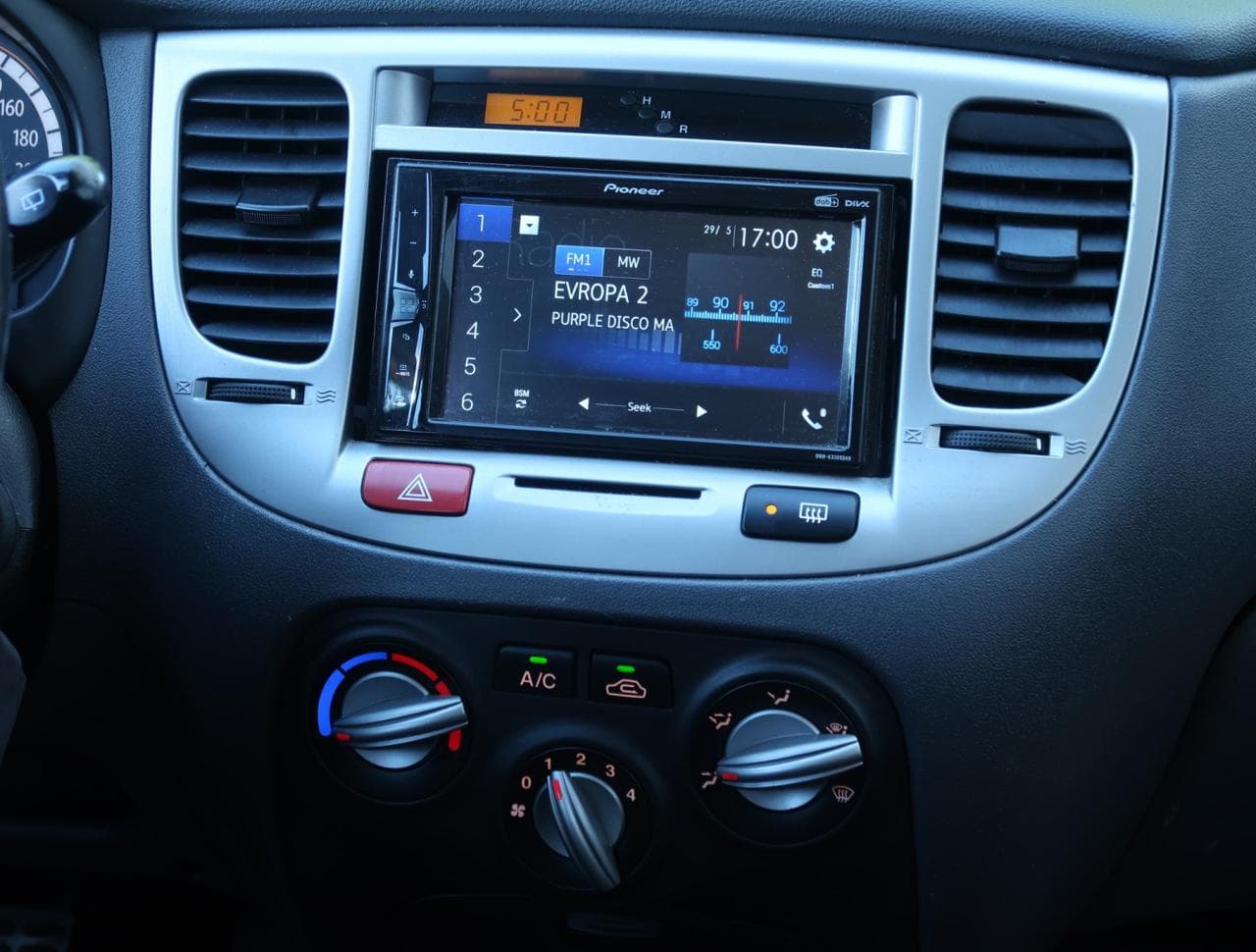 2009 Kia RIO - 18