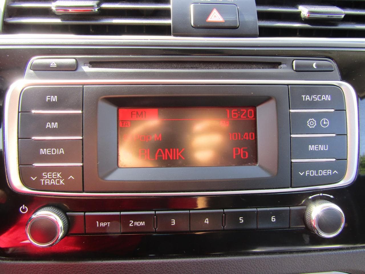 2016 Kia RIO - 11