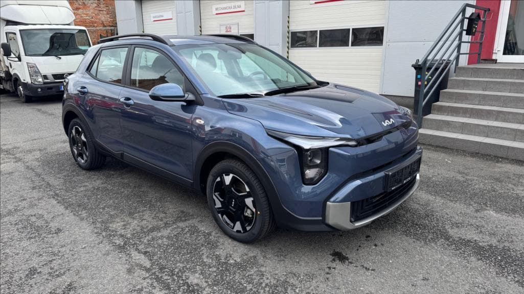 2025 Kia STONIC - 3