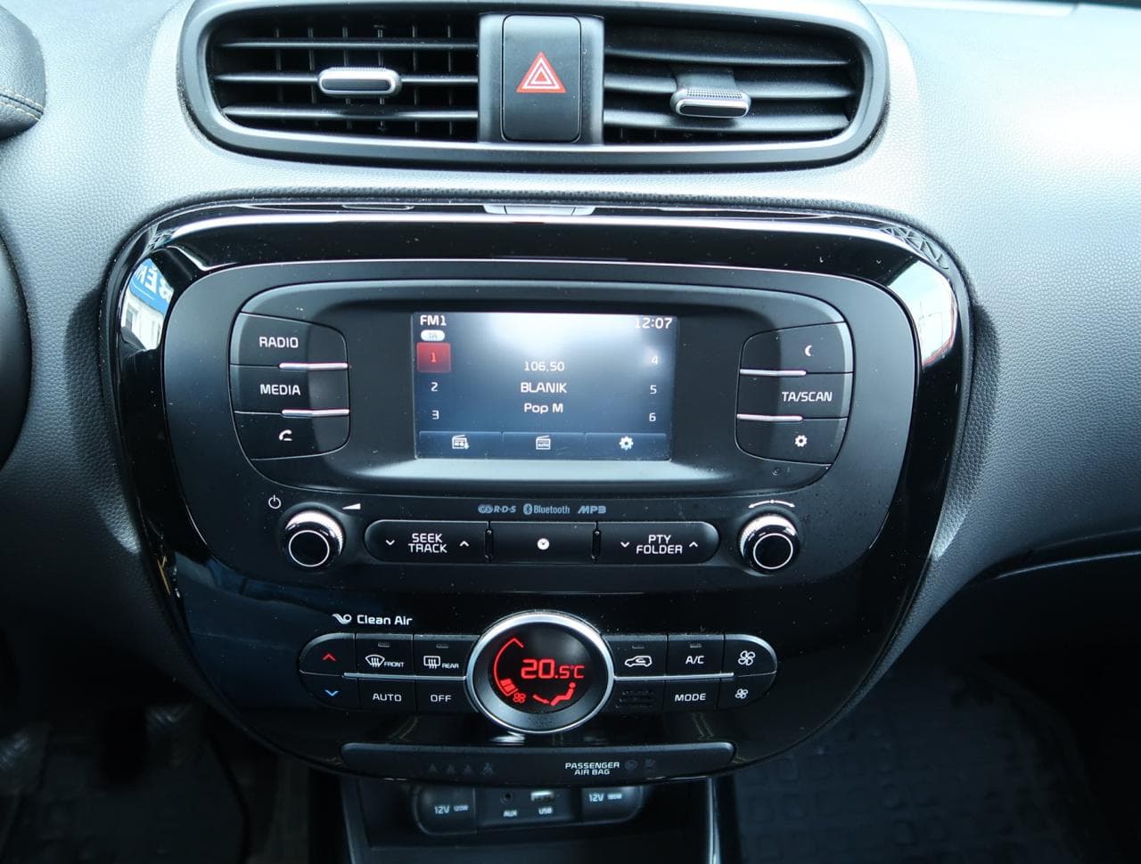 2016 Kia SOUL - 18