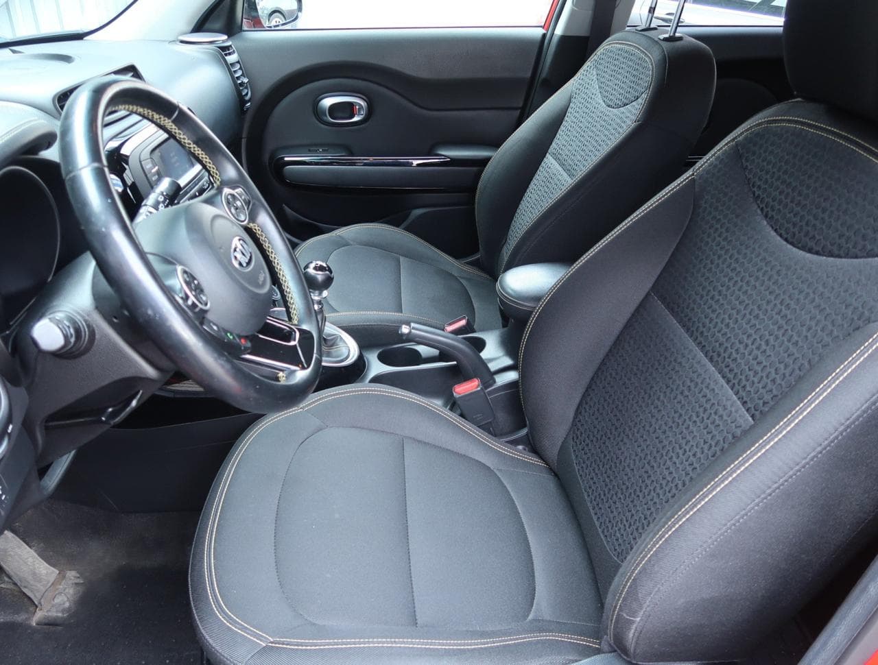 2016 Kia SOUL - 16