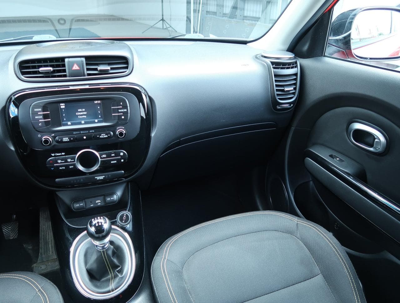 2016 Kia SOUL - 11