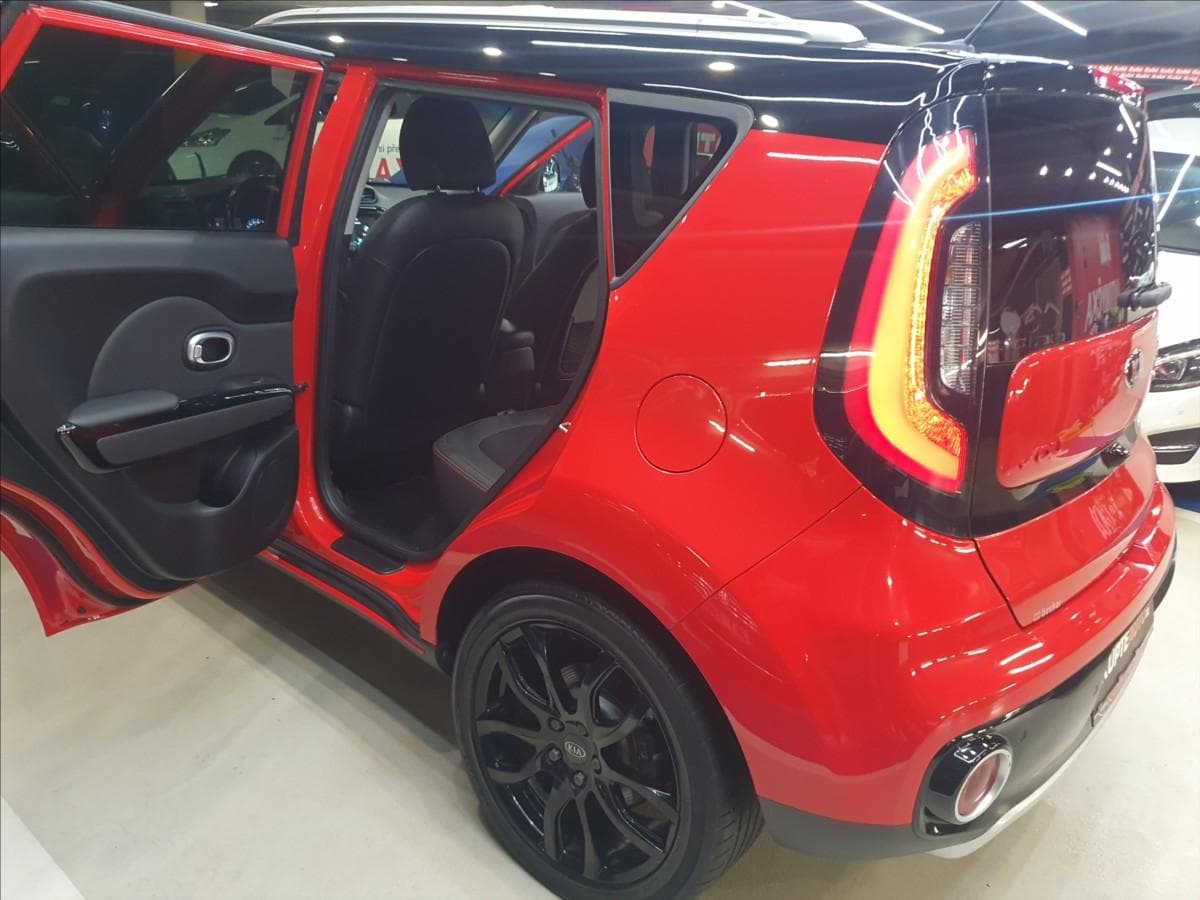 2017 Kia SOUL - 19