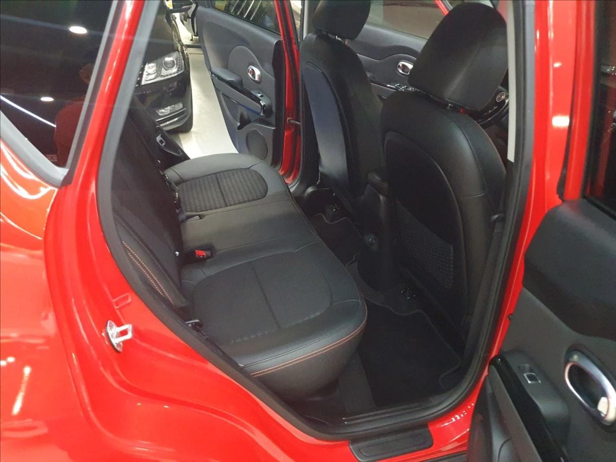 2017 Kia SOUL - 17