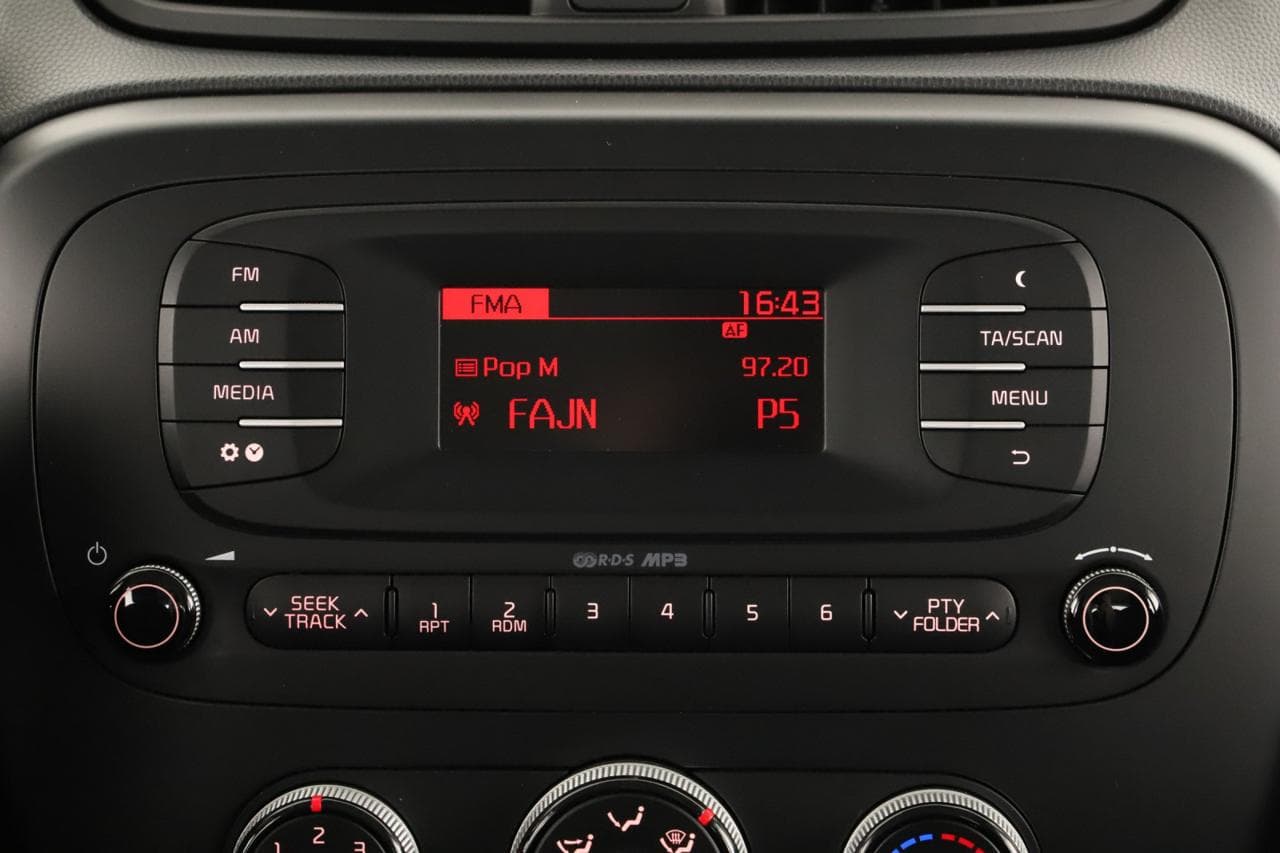 2015 Kia SOUL - 18