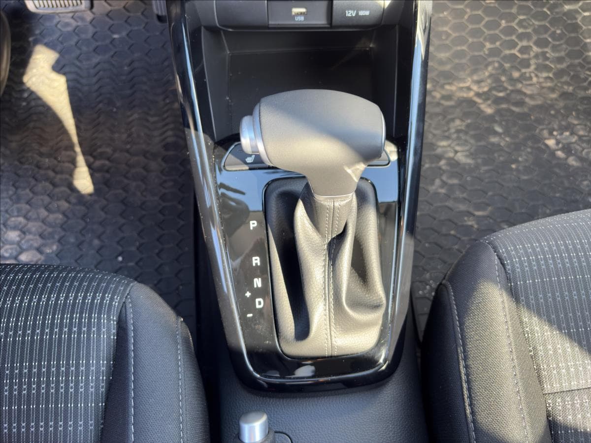 2025 Kia Stonic - 18