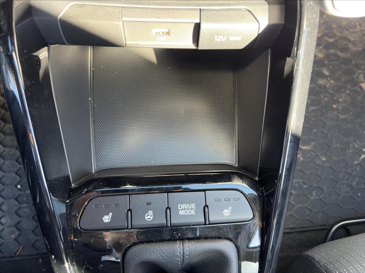 2025 Kia Stonic - 17