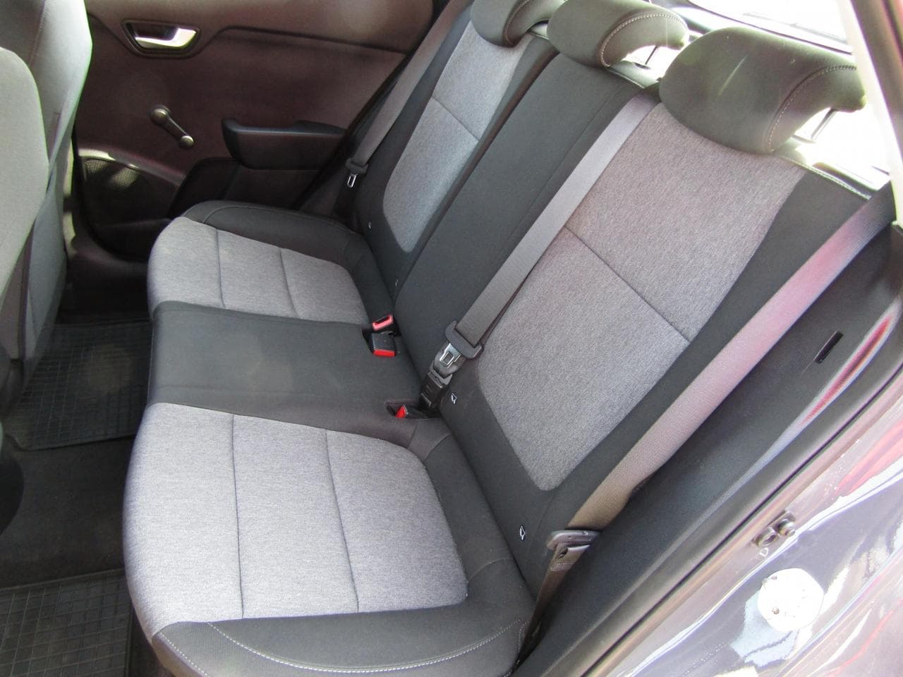 2023 Kia Stonic - 19