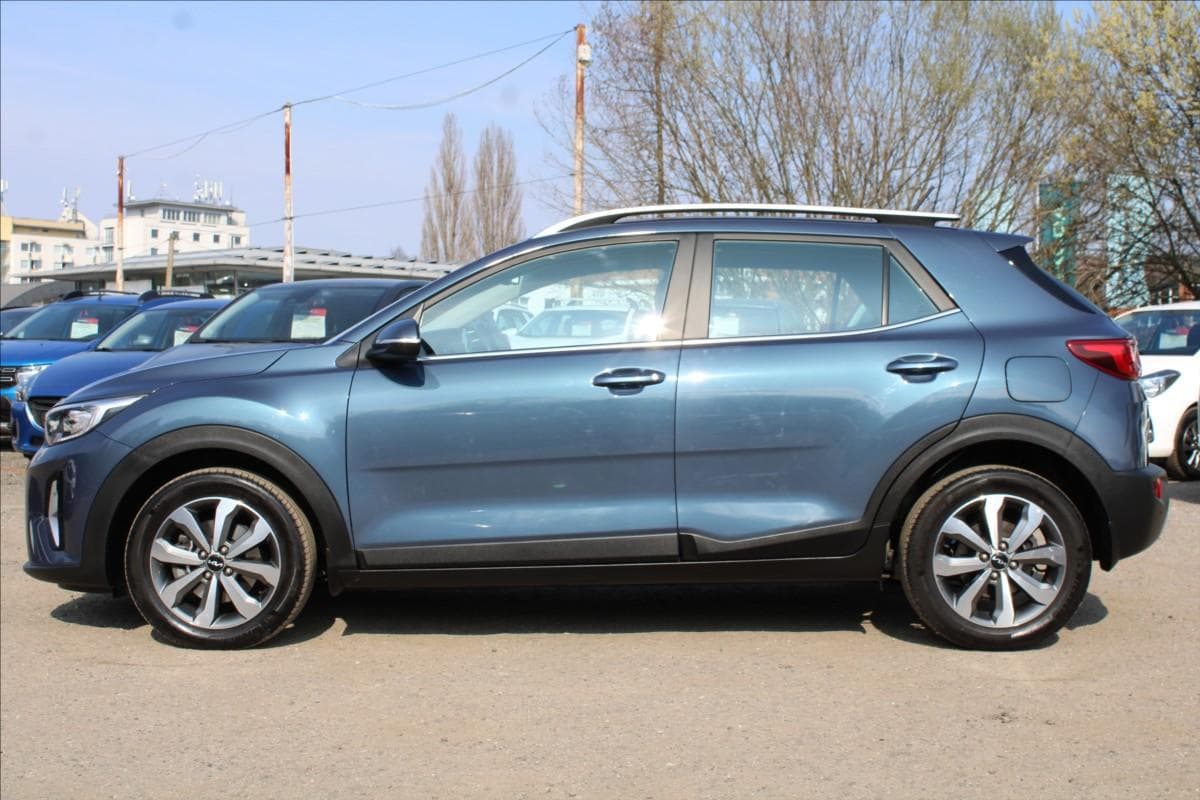 2023 Kia STONIC - 8