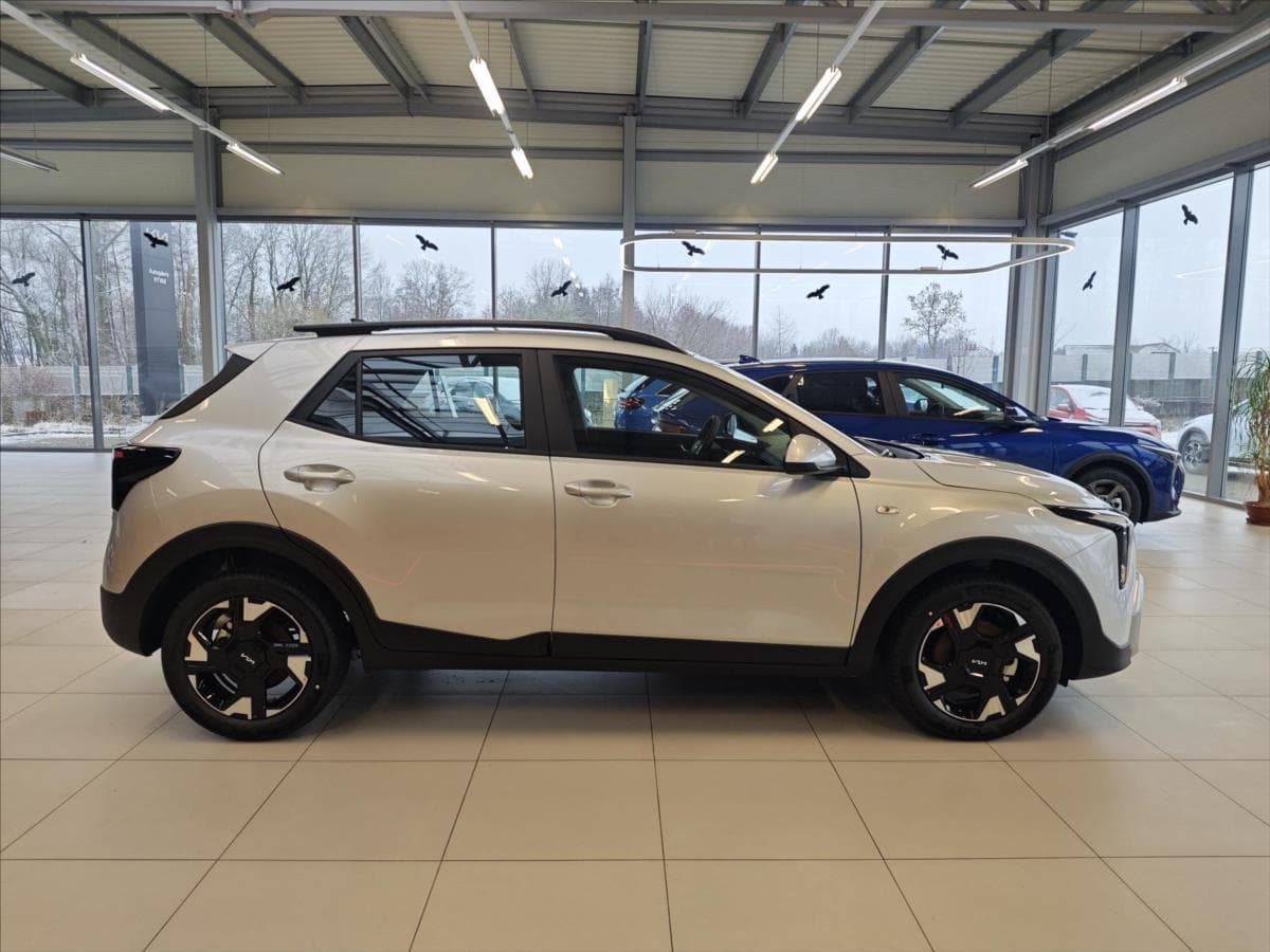 2025 Kia STONIC - 6