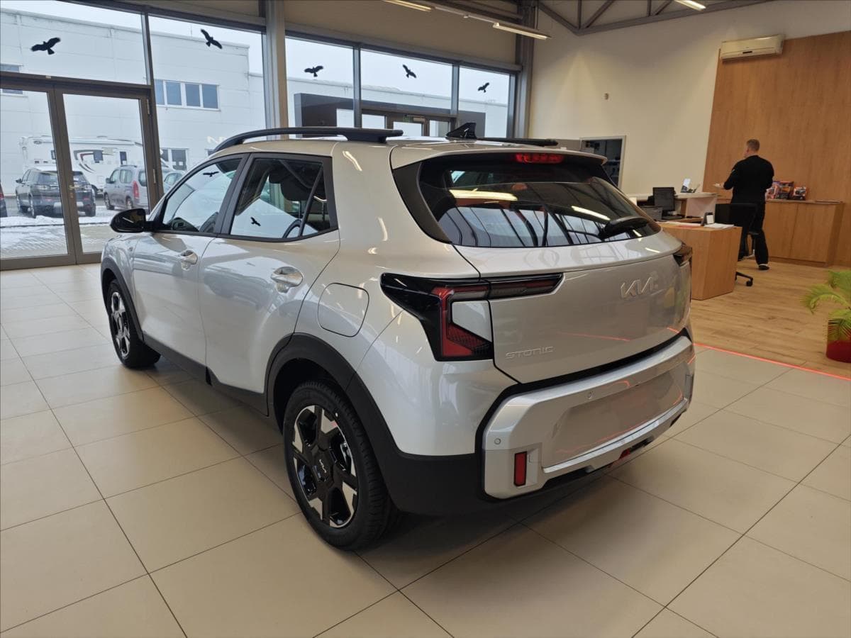 2025 Kia STONIC - 3