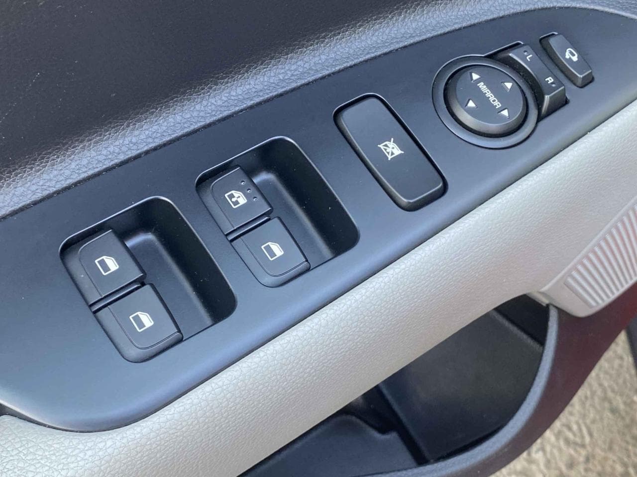 2020 Kia STONIC - 19