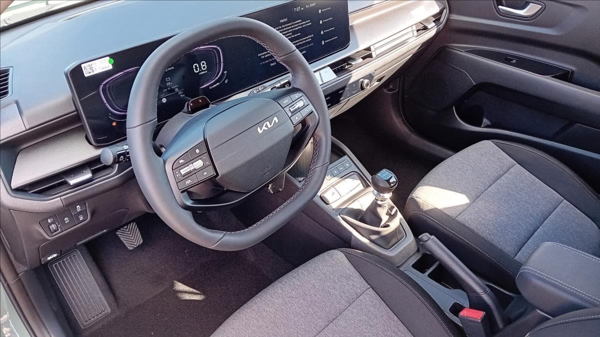 2025 Kia STONIC - 8
