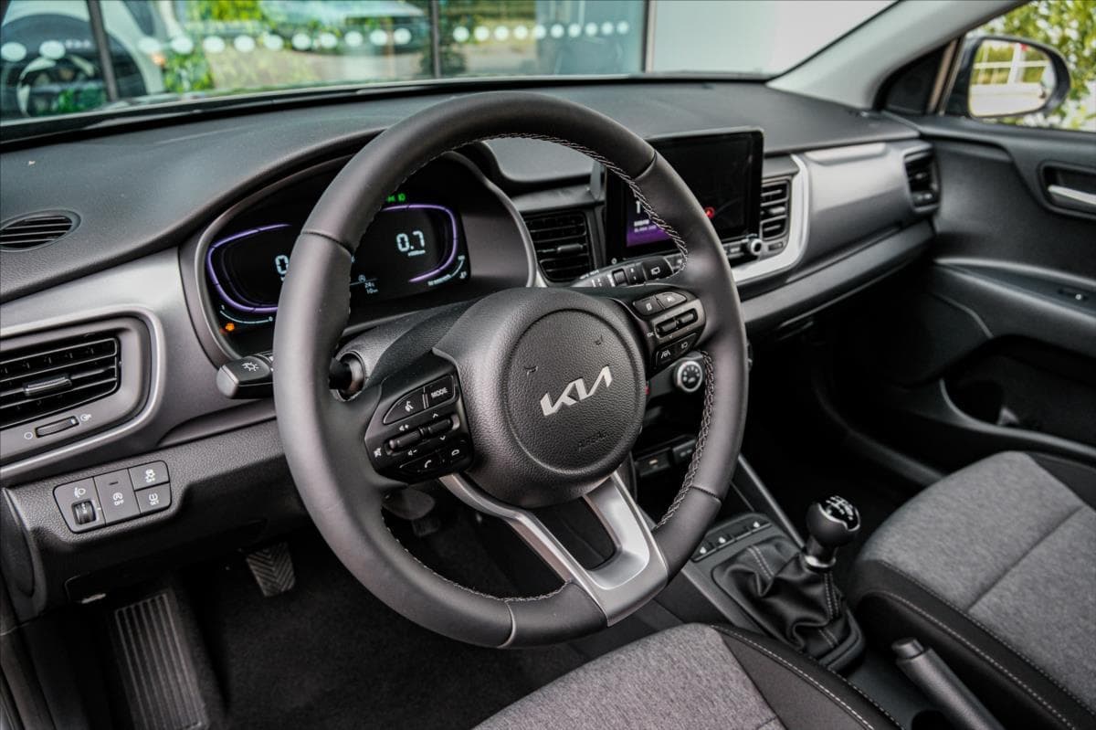 2025 Kia STONIC - 20