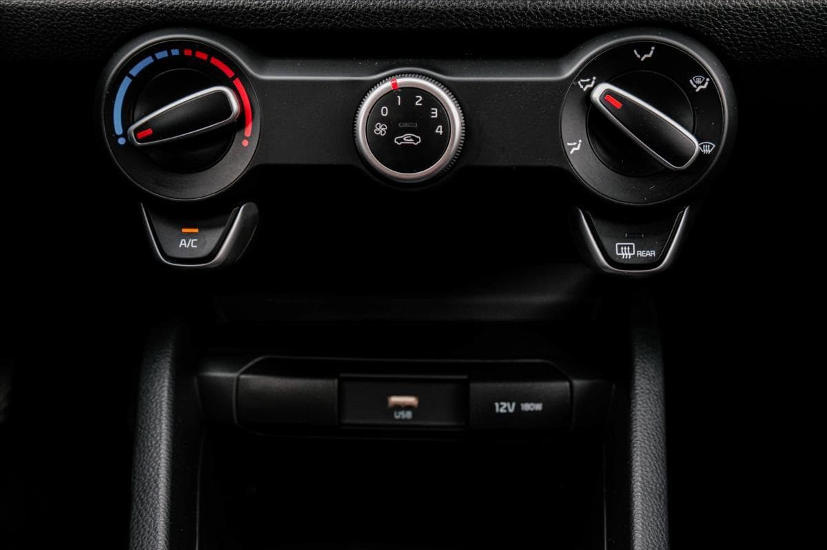 2025 Kia STONIC - 30