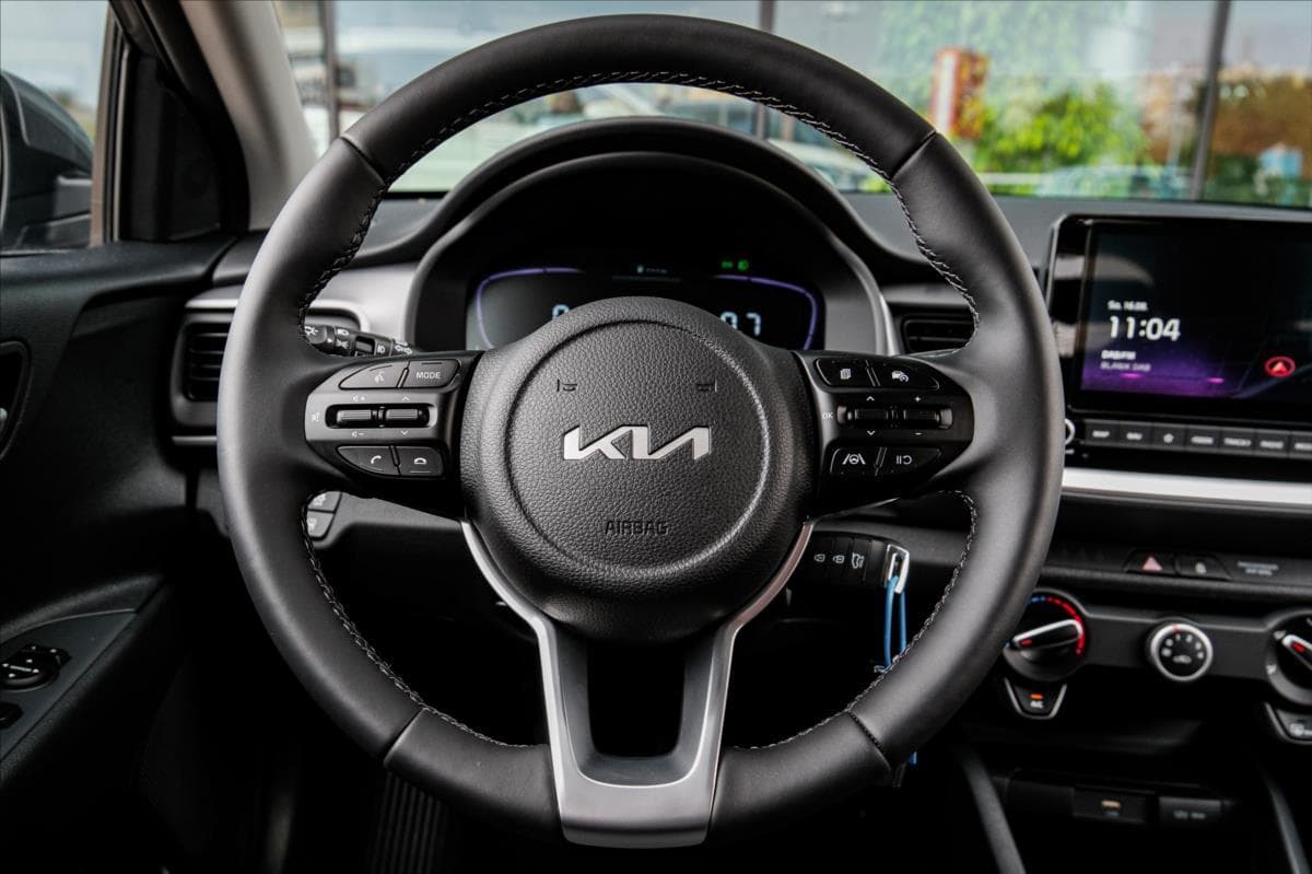 2025 Kia STONIC - 24
