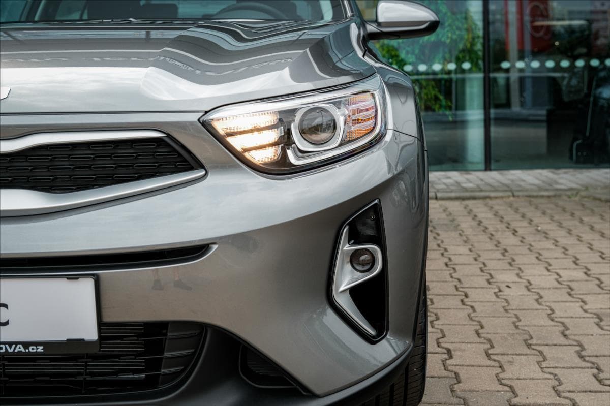 2025 Kia STONIC - 14
