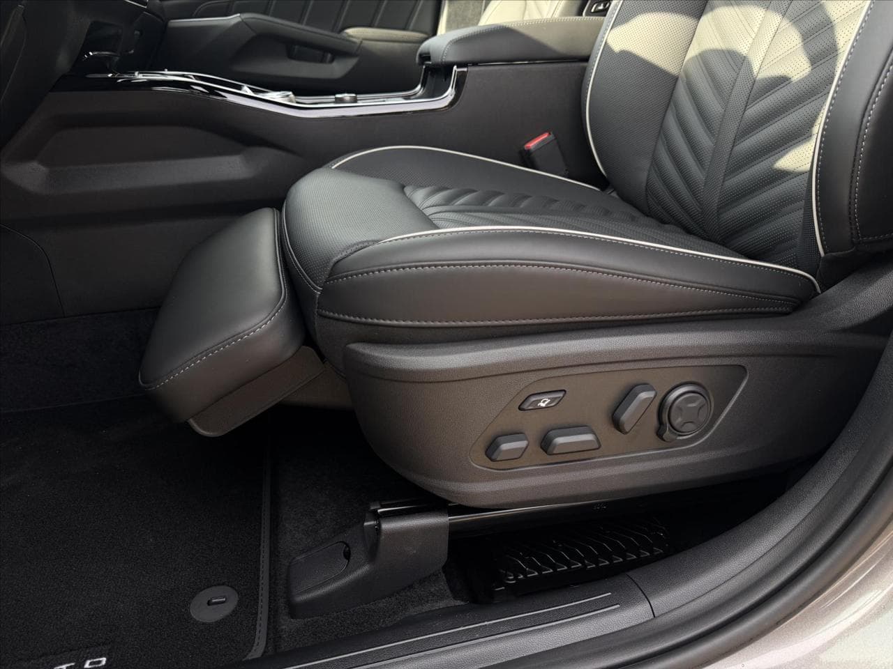 2026 Kia SORENTO - 13