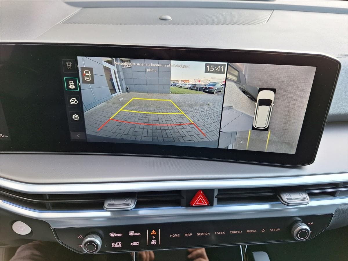 2024 Kia SORENTO - 9