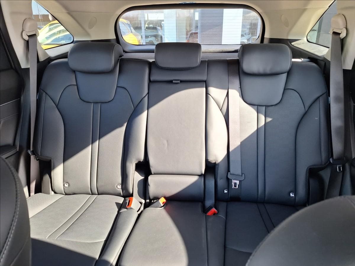 2024 Kia SORENTO - 14