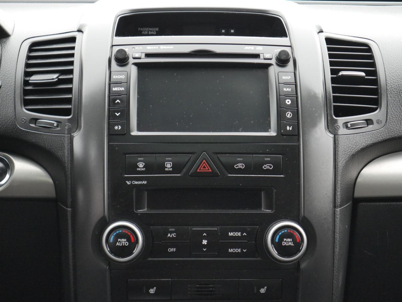 2011 Kia SORENTO - 11