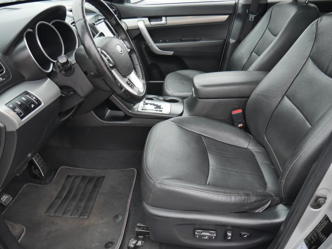 2011 Kia SORENTO - 9