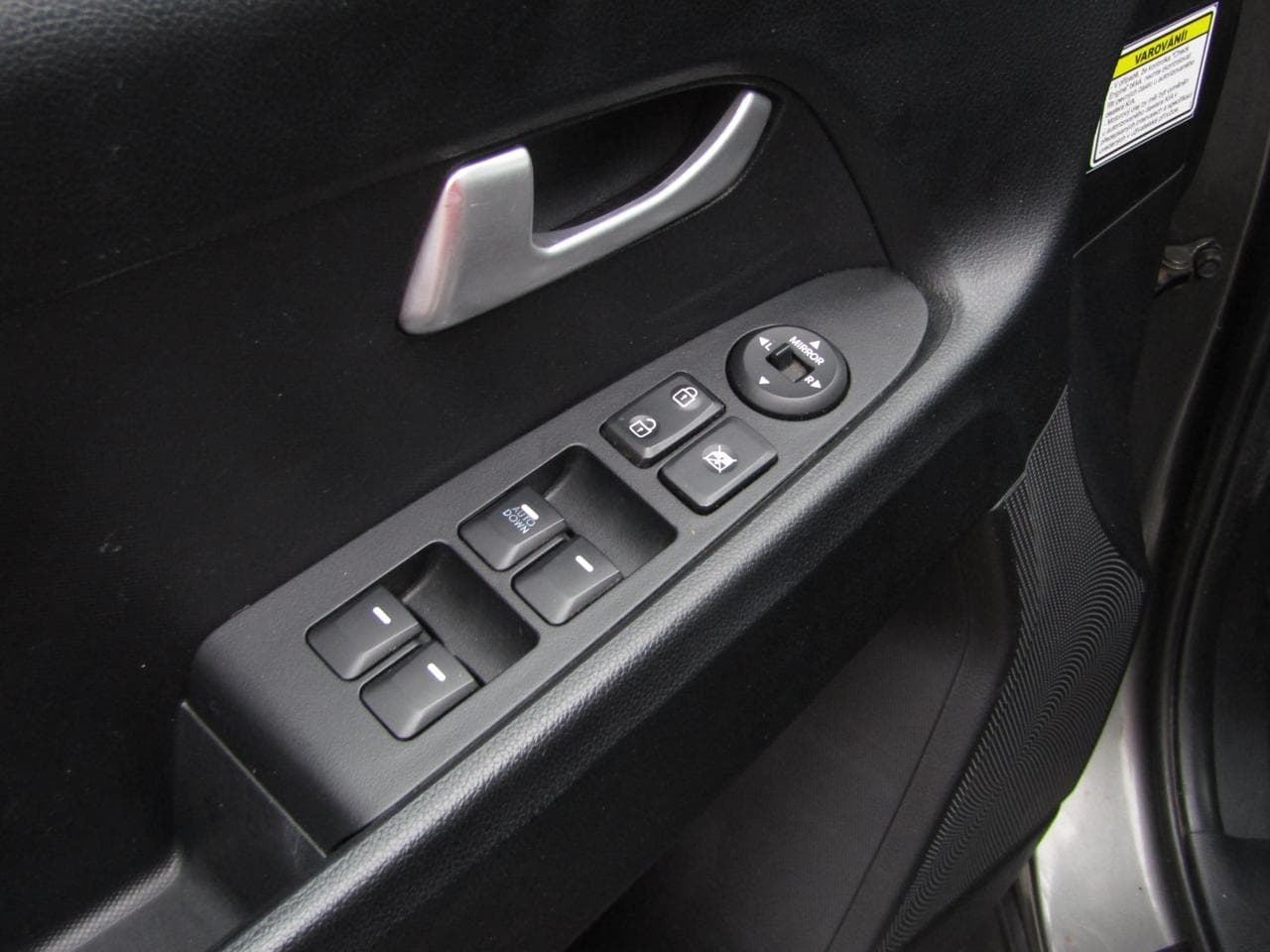 2011 Kia SPORTAGE - 11