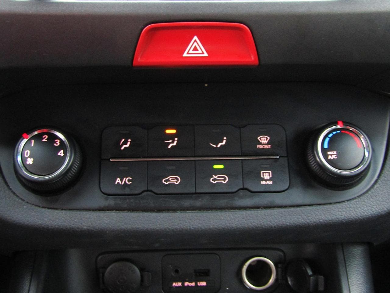 2011 Kia SPORTAGE - 12