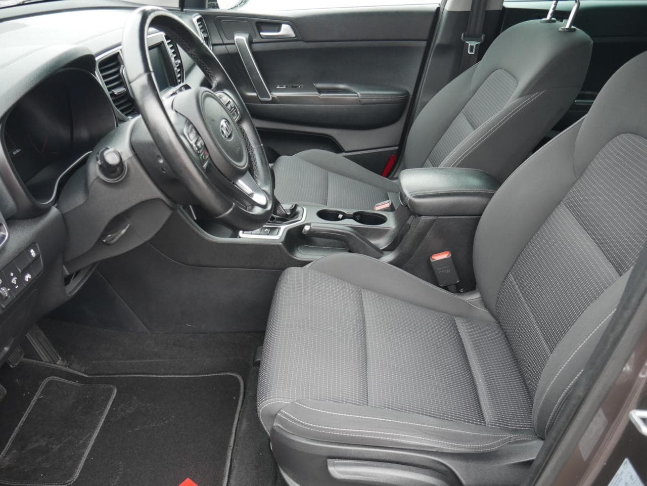 2017 Kia SPORTAGE - 9