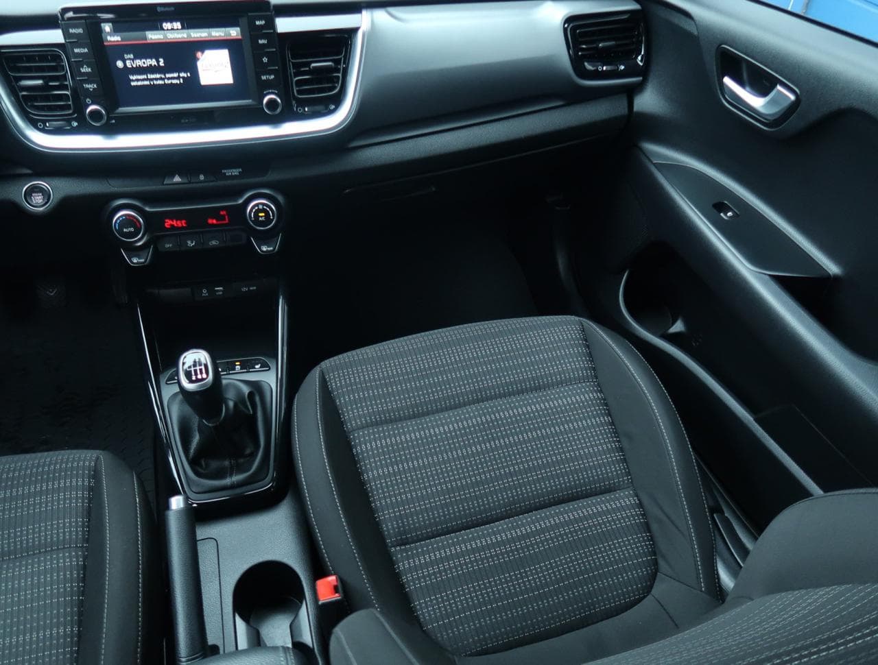2018 Kia STONIC - 11