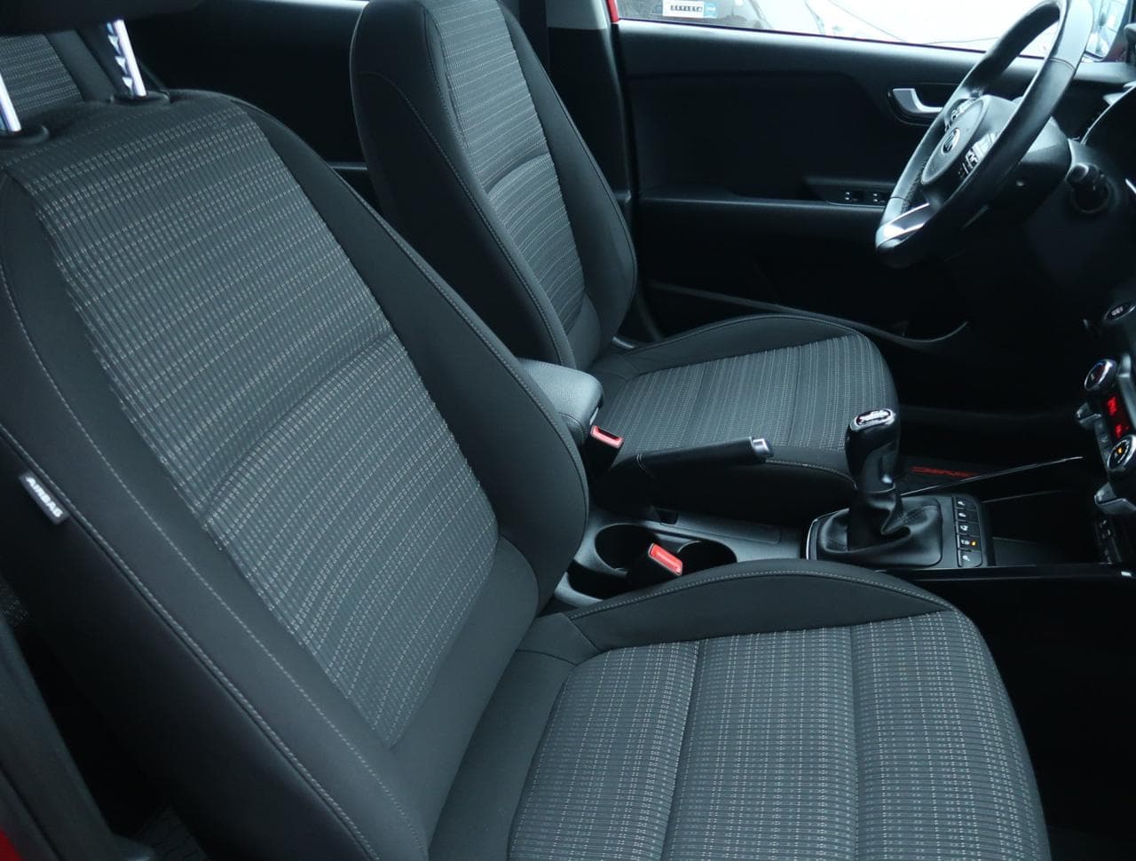 2018 Kia STONIC - 12
