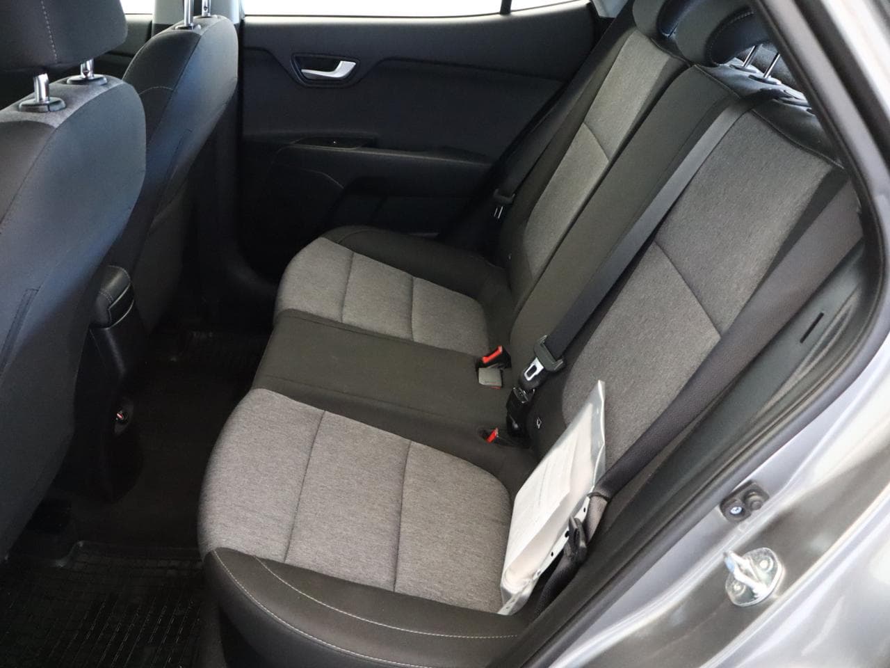 2024 Kia Stonic - 13