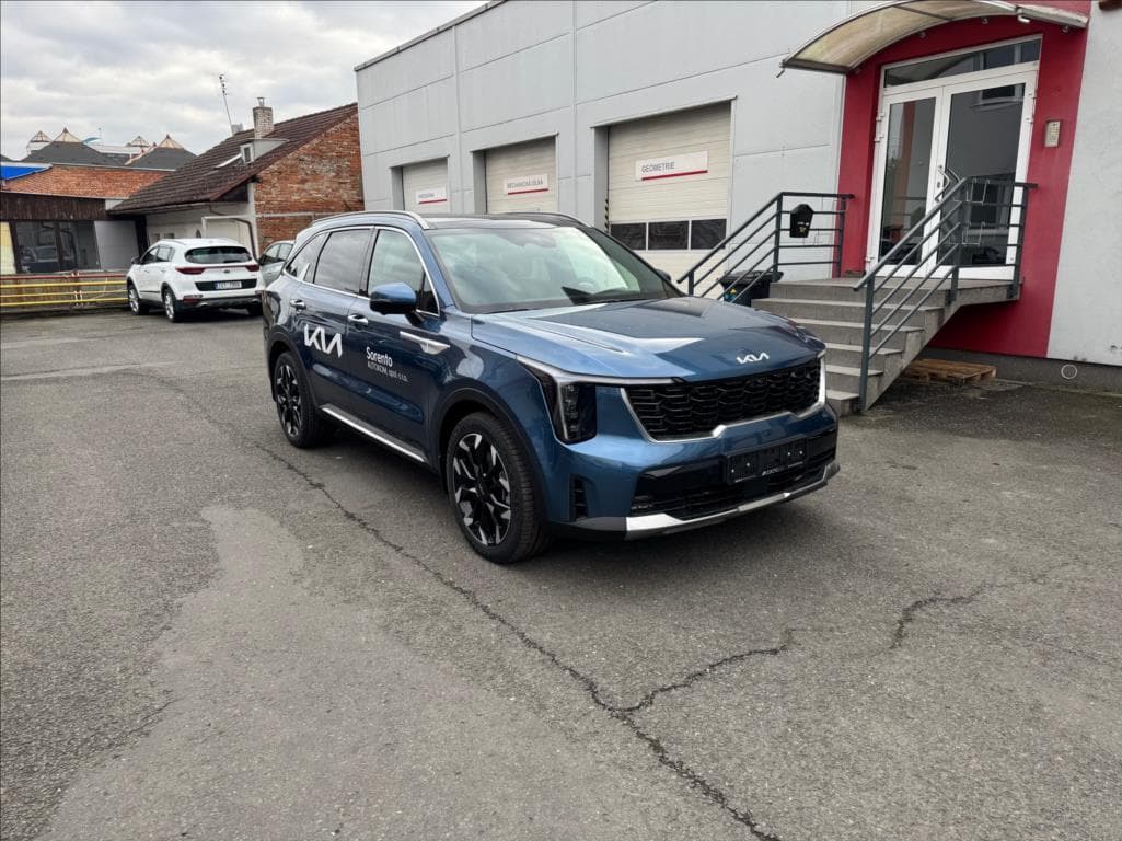 2025 Kia SORENTO - 3